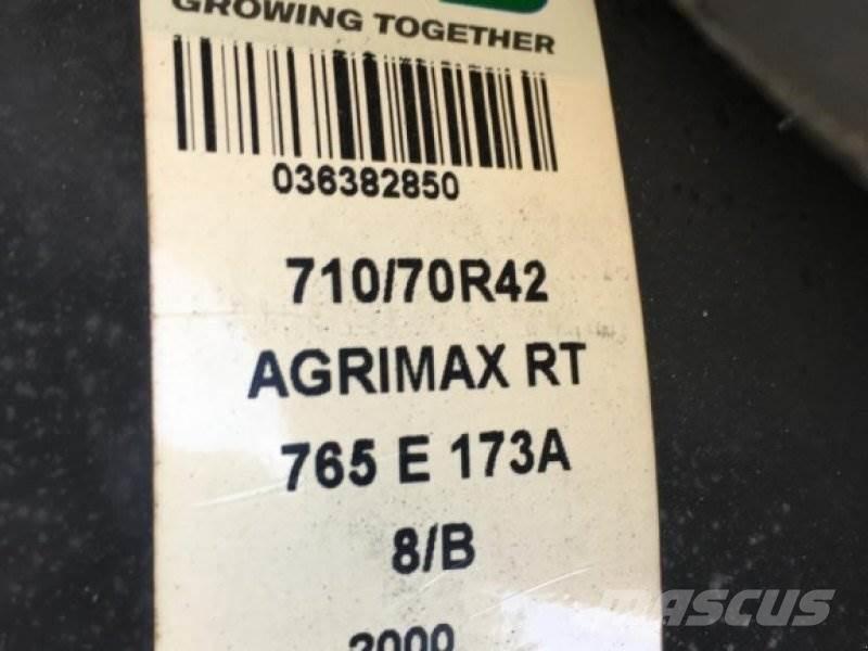 BKT 710/70 R 42 Banden, wielen en velgen