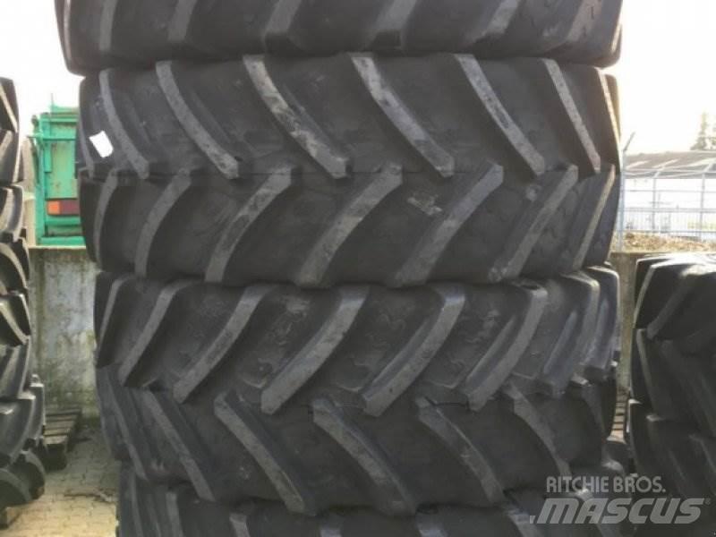 BKT 710/70 R 42 Banden, wielen en velgen
