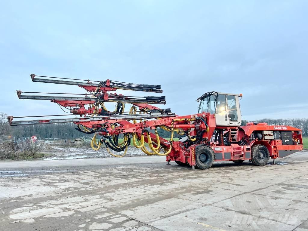 Sandvik DT1130i Surface drill rigs