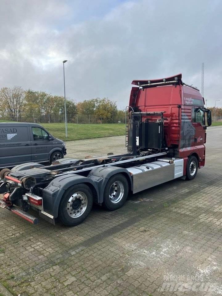 MAN TGX 26.510 Vrachtwagen met containersysteem