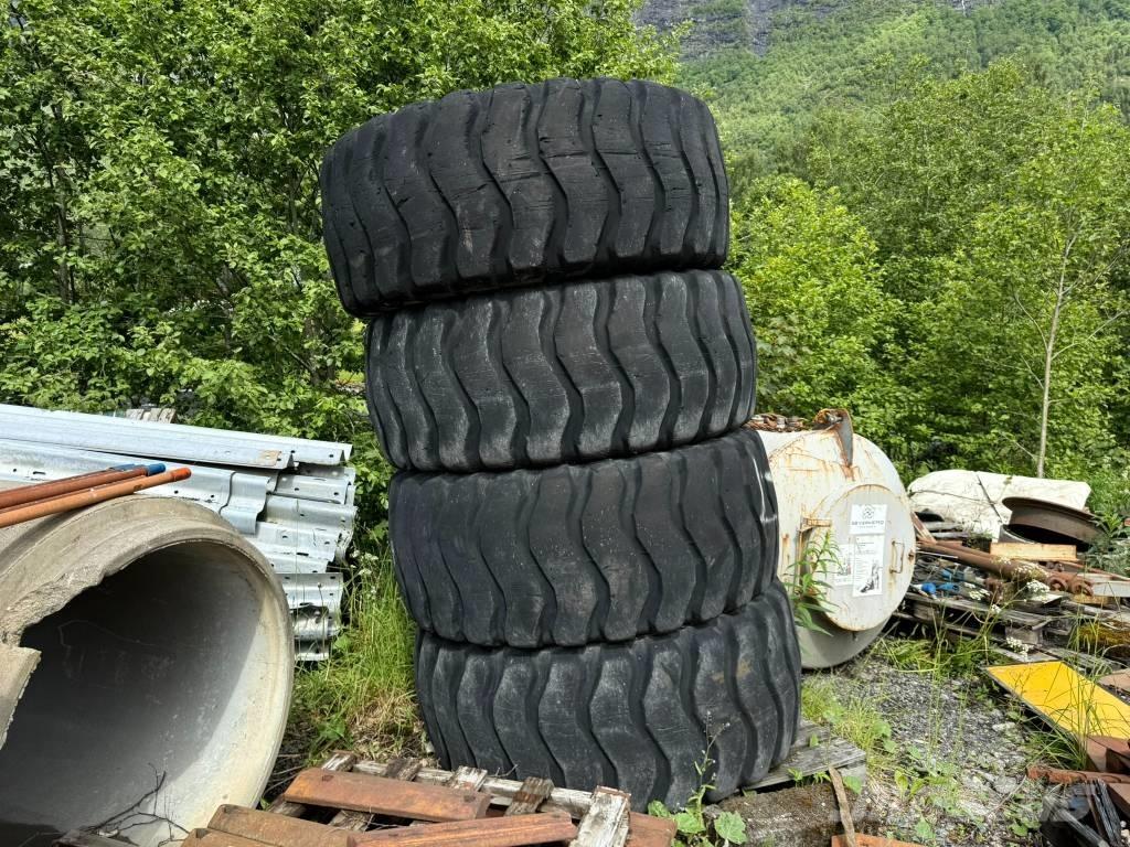 Goodyear 23,5R25 Banden, wielen en velgen