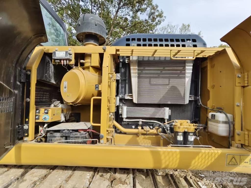 CAT 320 D2 Rupsgraafmachines