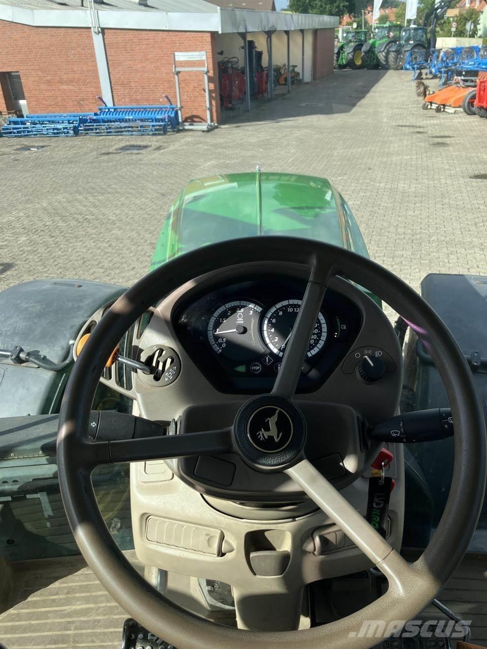 John Deere 6155R Tractoren
