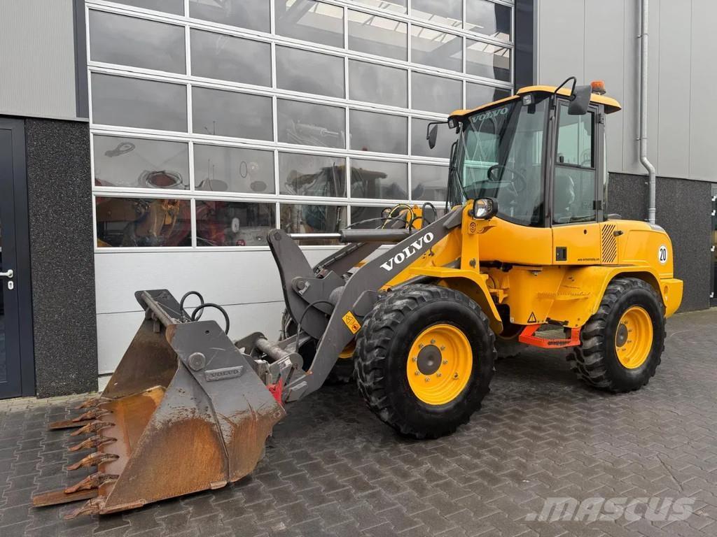 Volvo L30G Wielladers