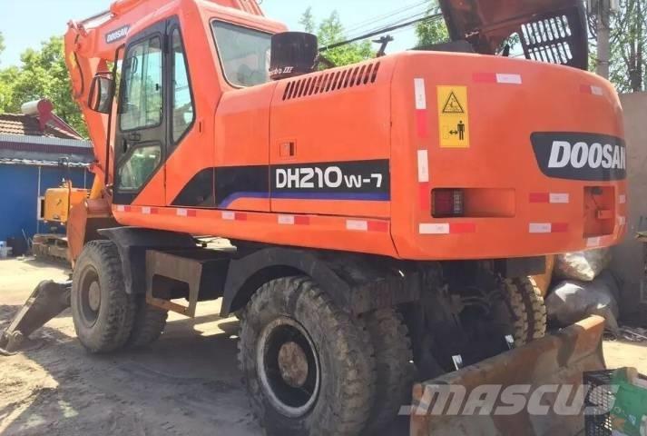 Doosan DH210W Wielgraafmachines