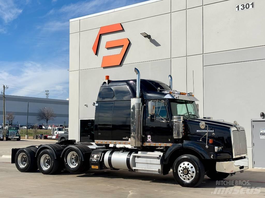 Western Star 4900 SB Trekkers
