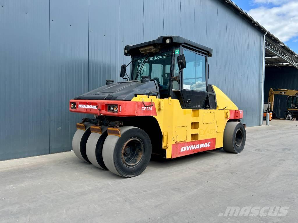 Dynapac CP224 Bandenwalsen
