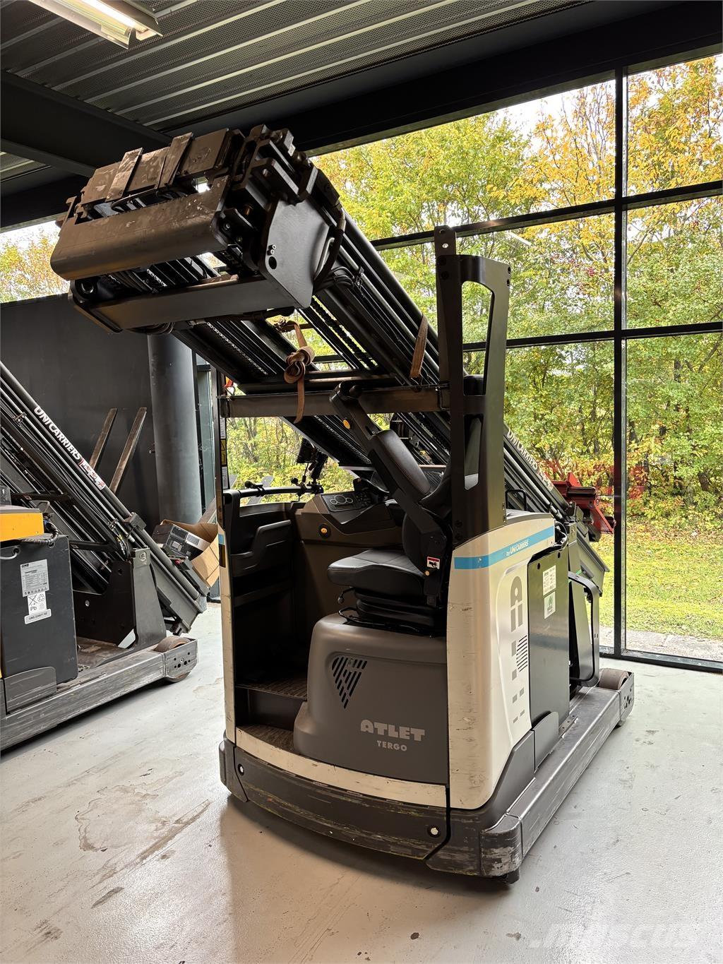 Atlet UHD200 Reachtruck voor hoog niveau