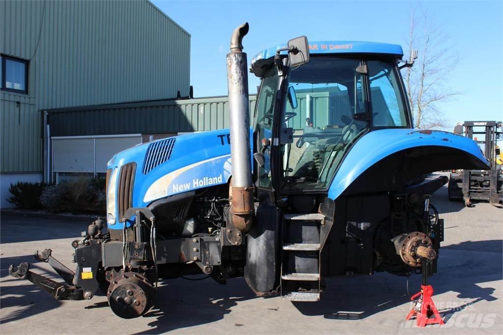 New Holland T8020 Tractoren