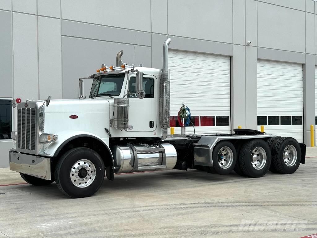Peterbilt 389 Trekkers