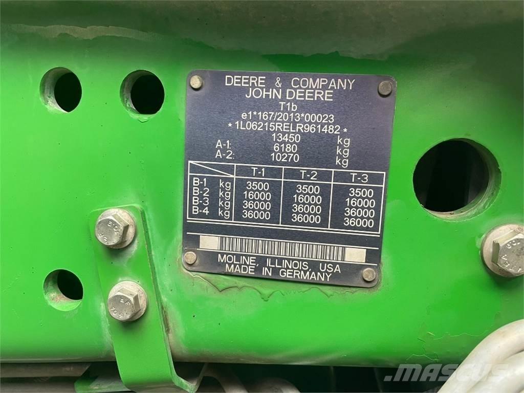 John Deere 6215R Tractoren