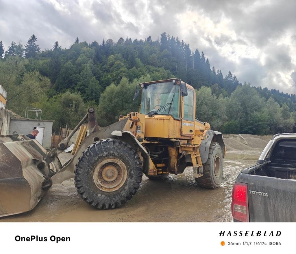 Volvo L 120 Assen