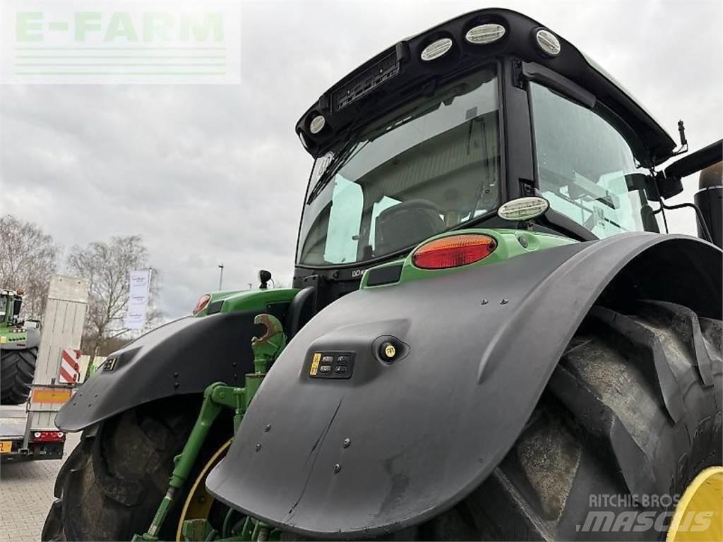 John Deere 6250 r Tractoren