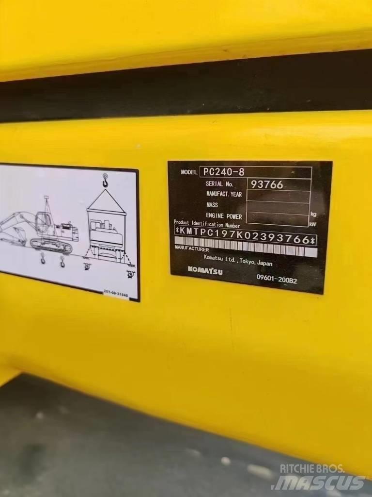 Komatsu 240LC-8 Rupsgraafmachines
