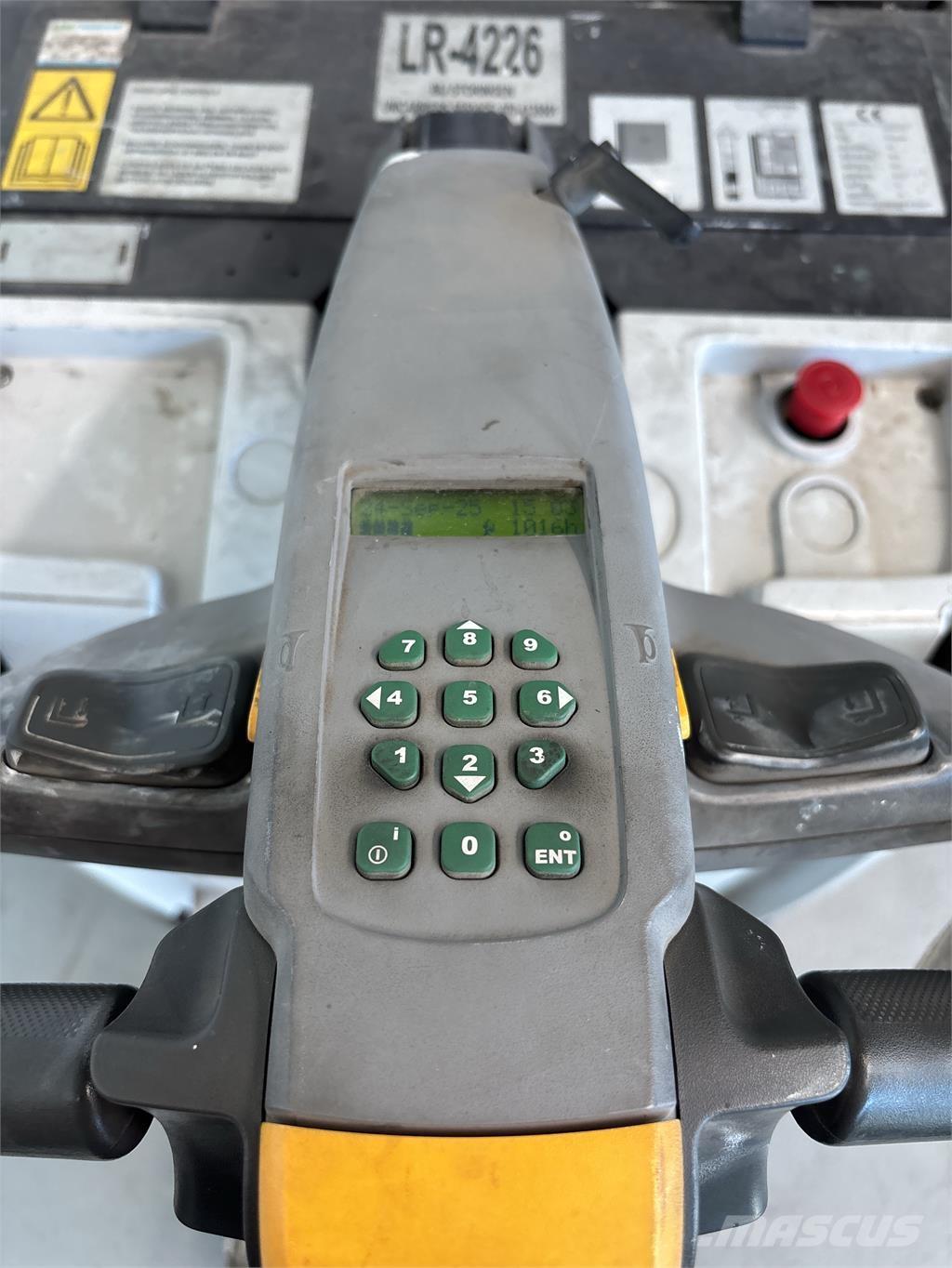 UniCarriers PDP200 Zelfrijdende stapelaars