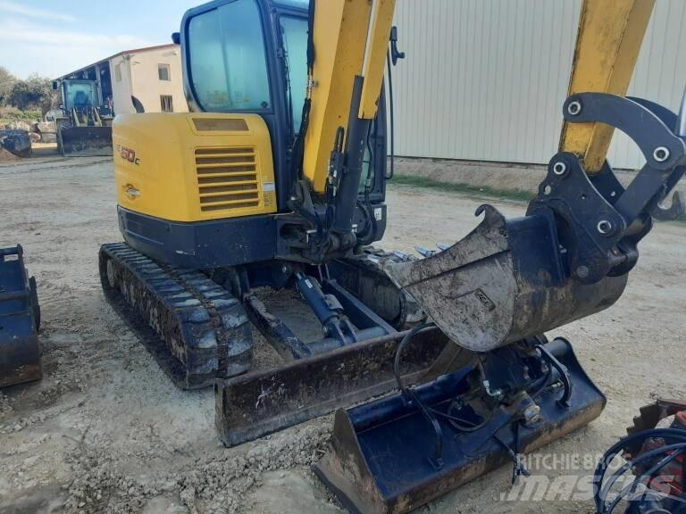 New Holland E 60 C Minigraafmachines < 7t