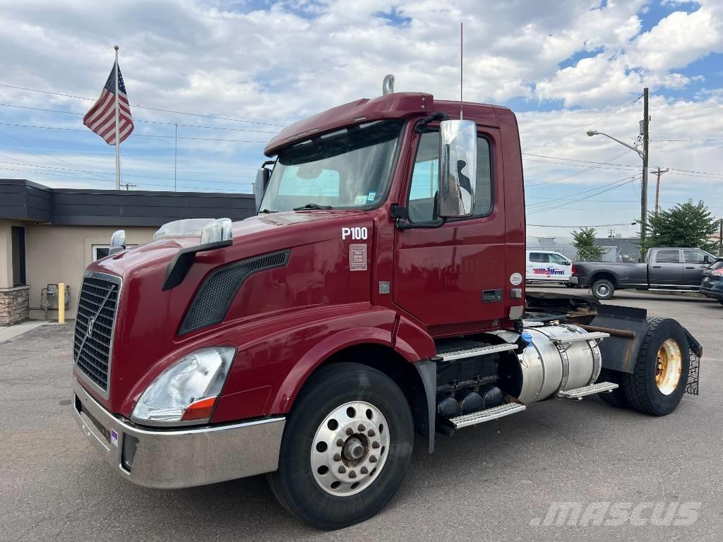 Volvo VNL 42 T300 Trekkers