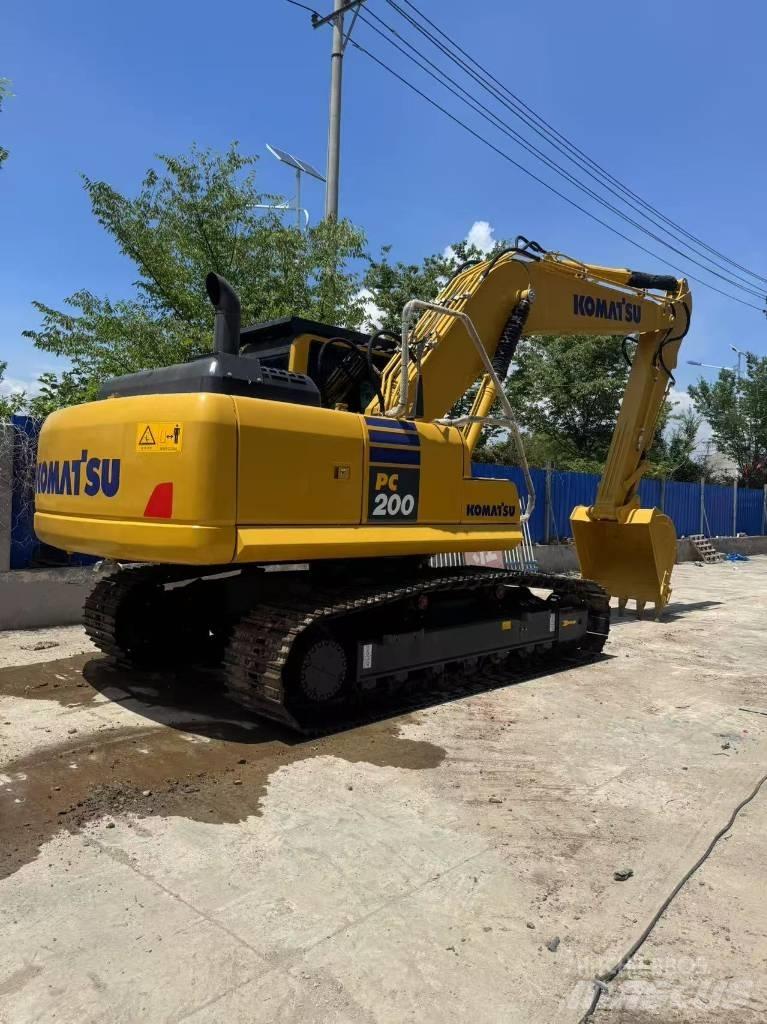 Komatsu PC 200 8N Rupsgraafmachines