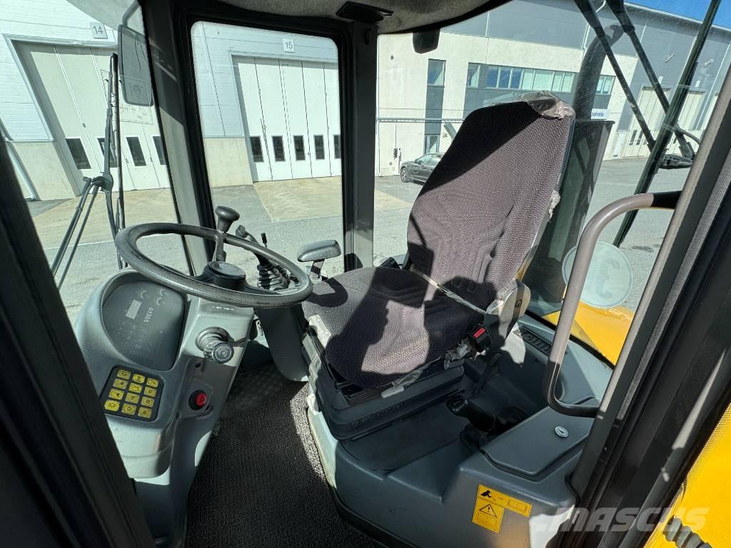 Volvo L 30 B Wielladers