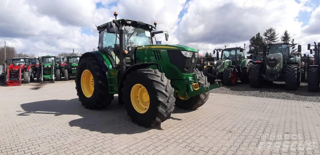 John Deere 6210 R Tractoren