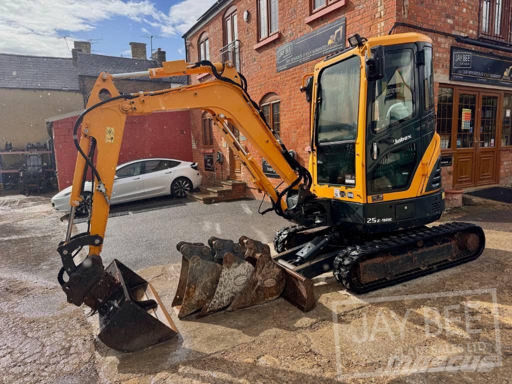 Hyundai R25Z-9 AK Minigraafmachines < 7t