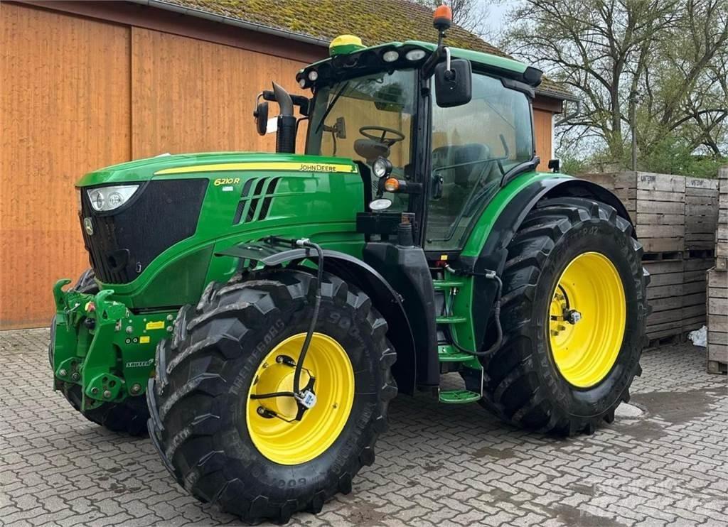 John Deere 6210R Tractoren