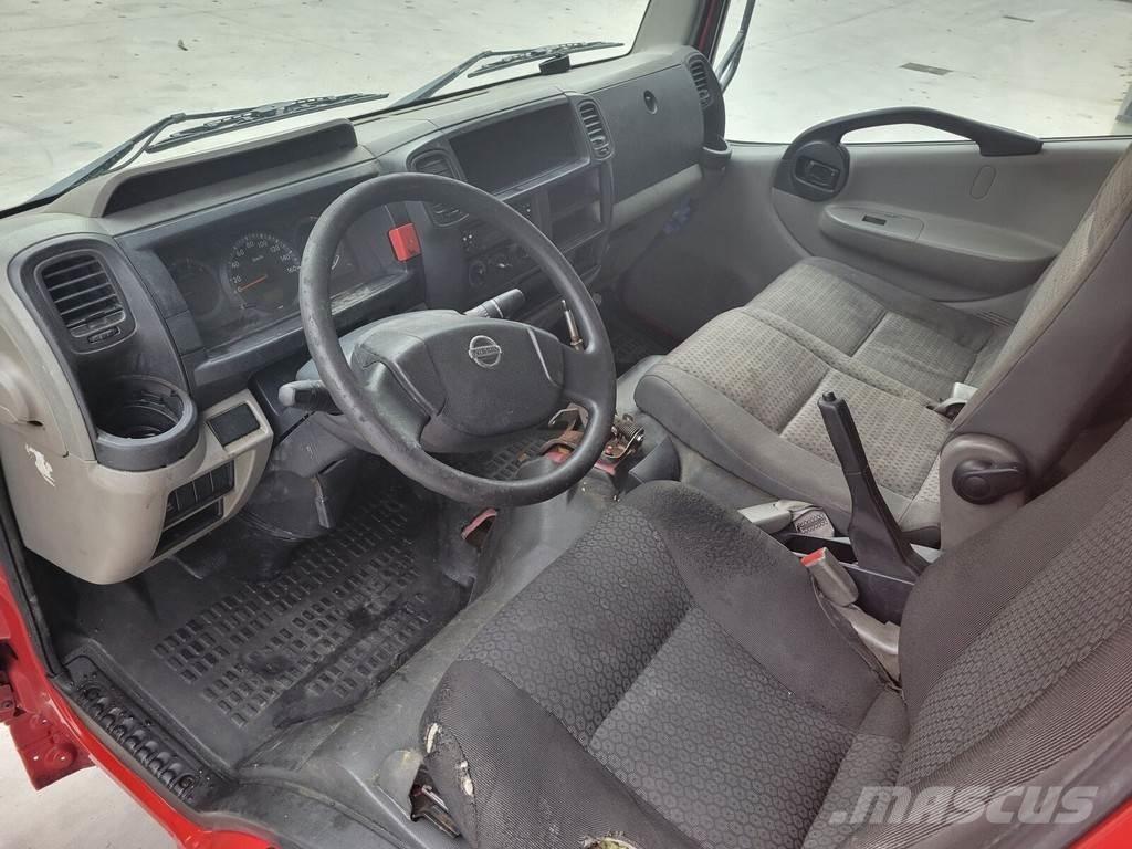 Nissan Cabstar Cabine en interieur