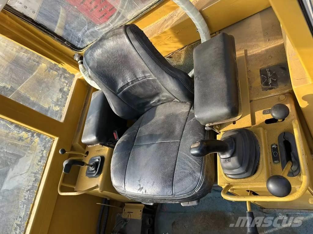 CAT D5C Rupsdozers