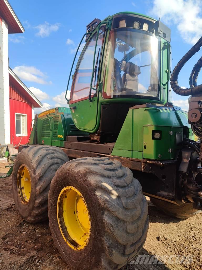 John Deere 1210E Uitrijwagens