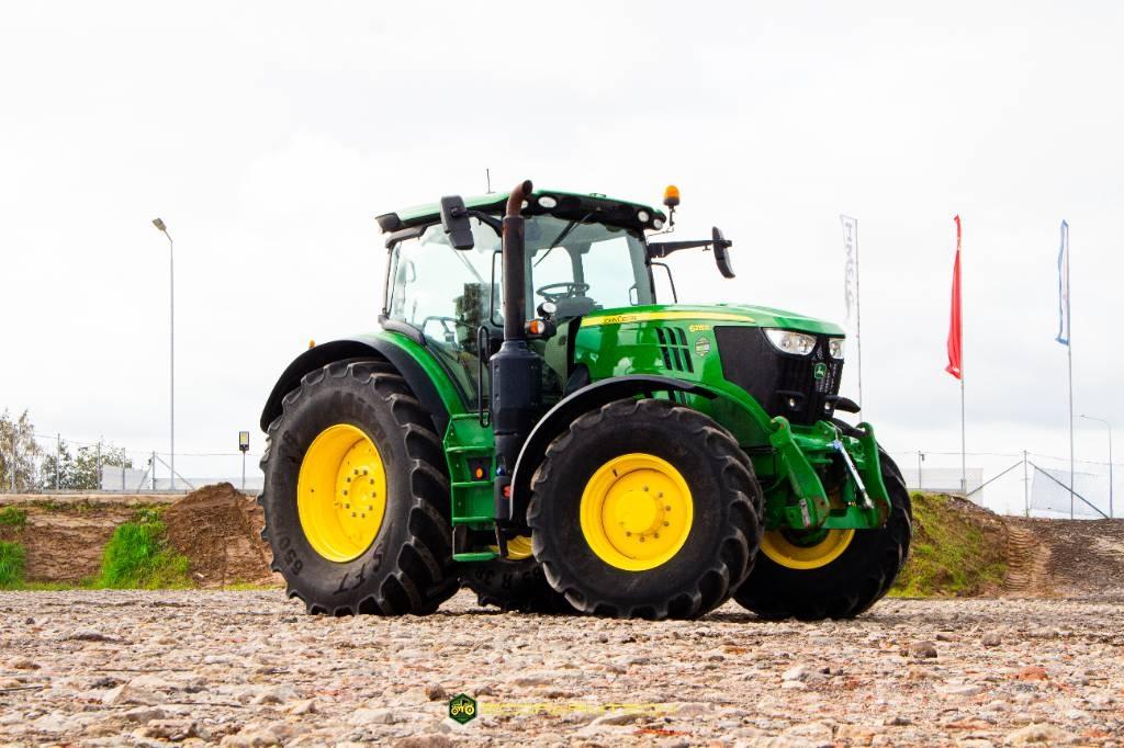John Deere 6215 R Tractoren