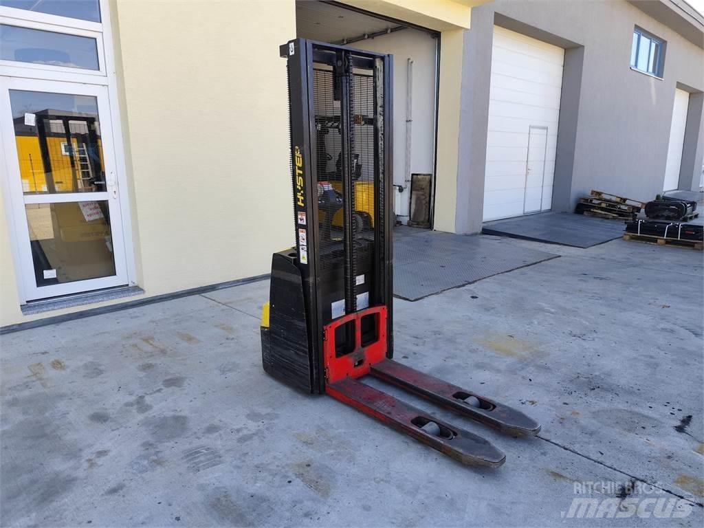 Hyster S1.0E Meeloop stapelaar