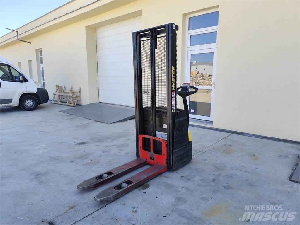 Hyster S1.0E Meeloop stapelaar