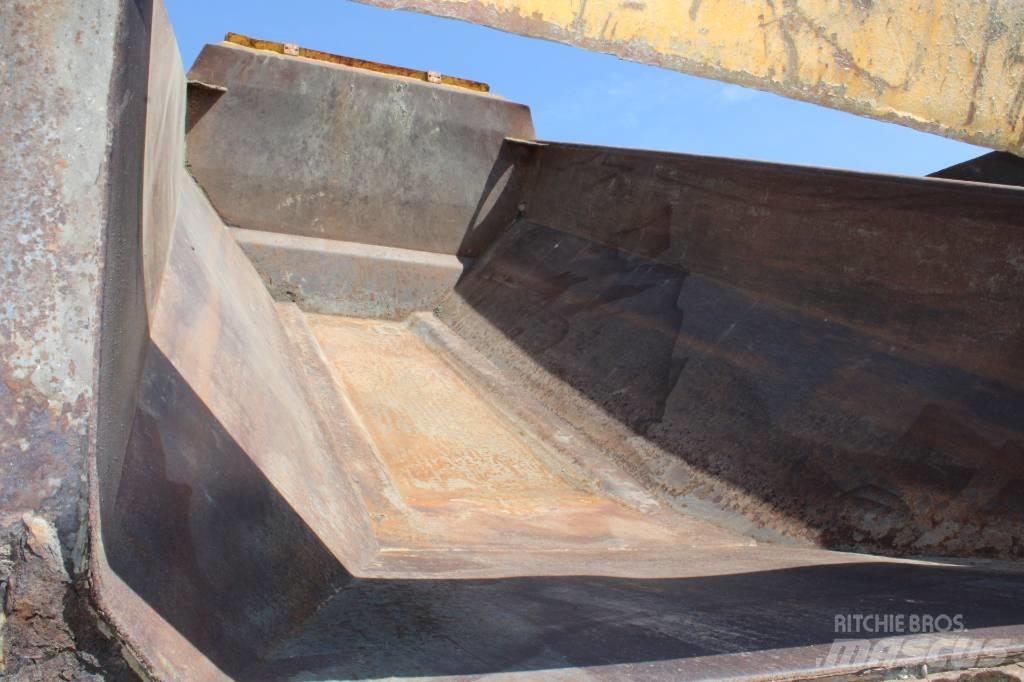 Volvo A 25 C 6x6 Knik dumptrucks