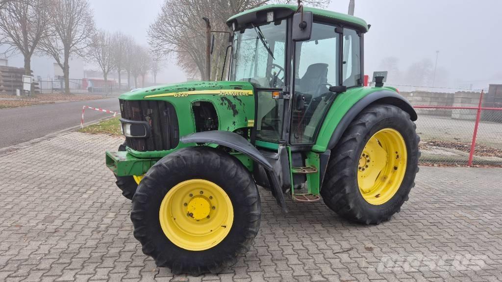 John Deere 6320 SE Tractoren