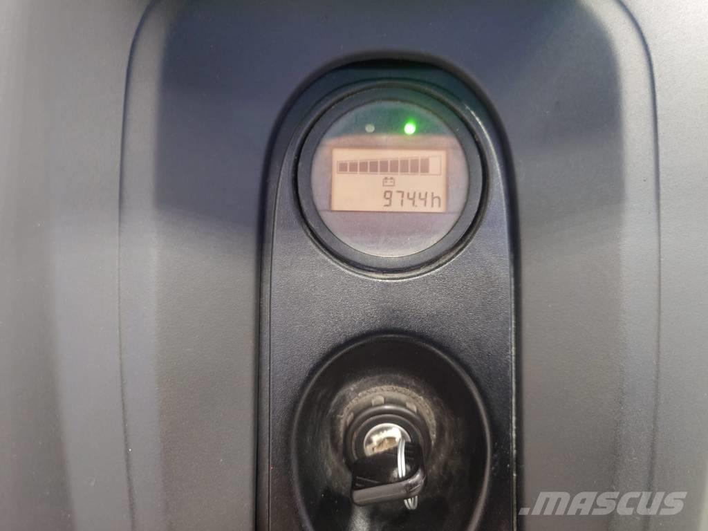 Linde L12/1172 Meeloop stapelaar