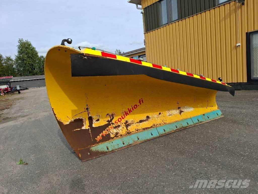 Soukkio AK 3400 Sneeuwschuivers en -ploegen