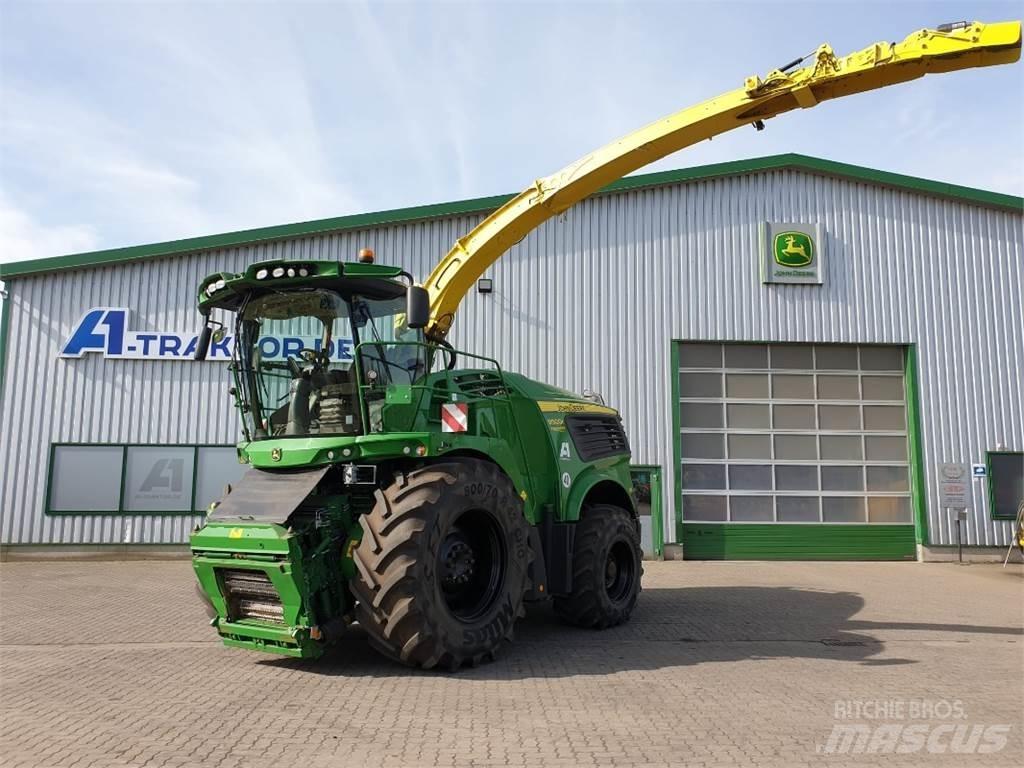 John Deere 9900 Getrokken veldhakselaar