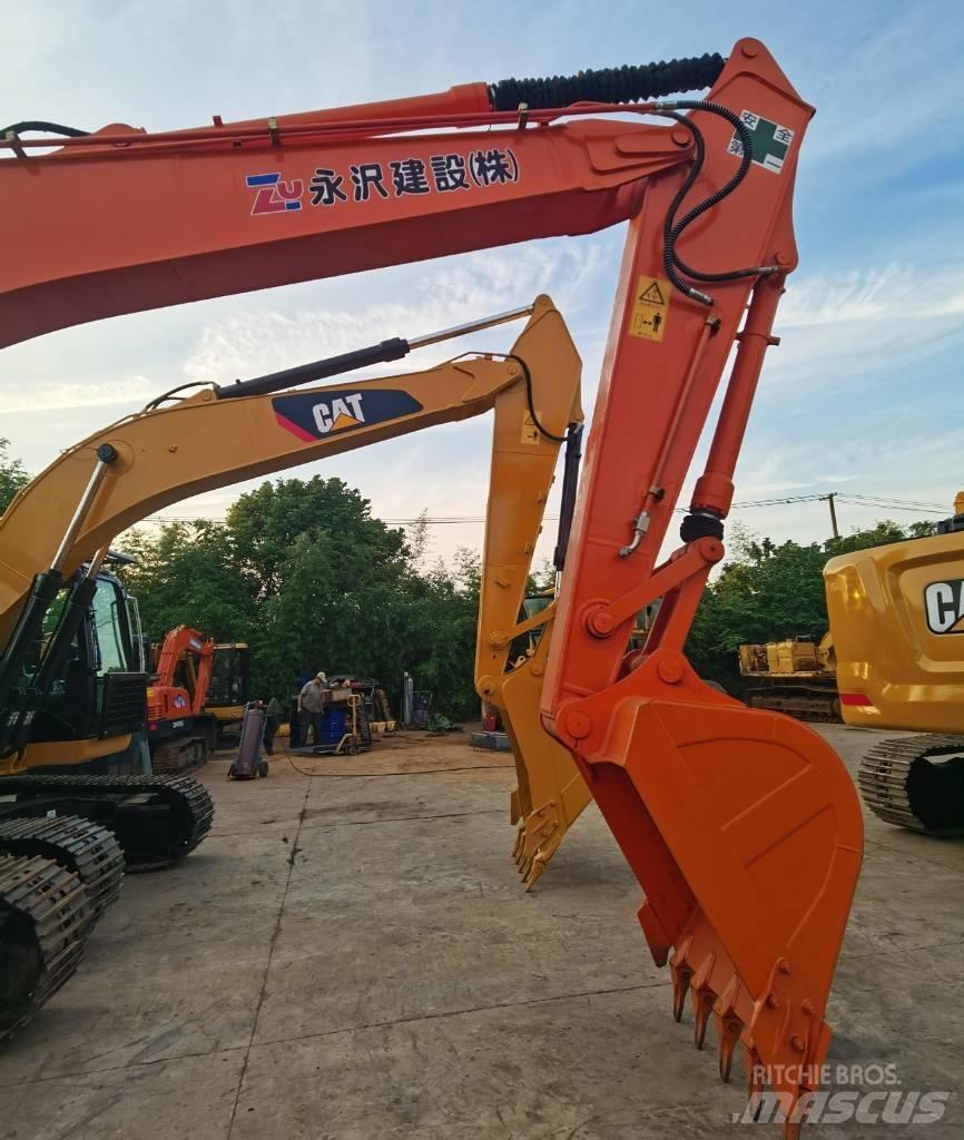 Hitachi ZX 200 Rupsgraafmachines