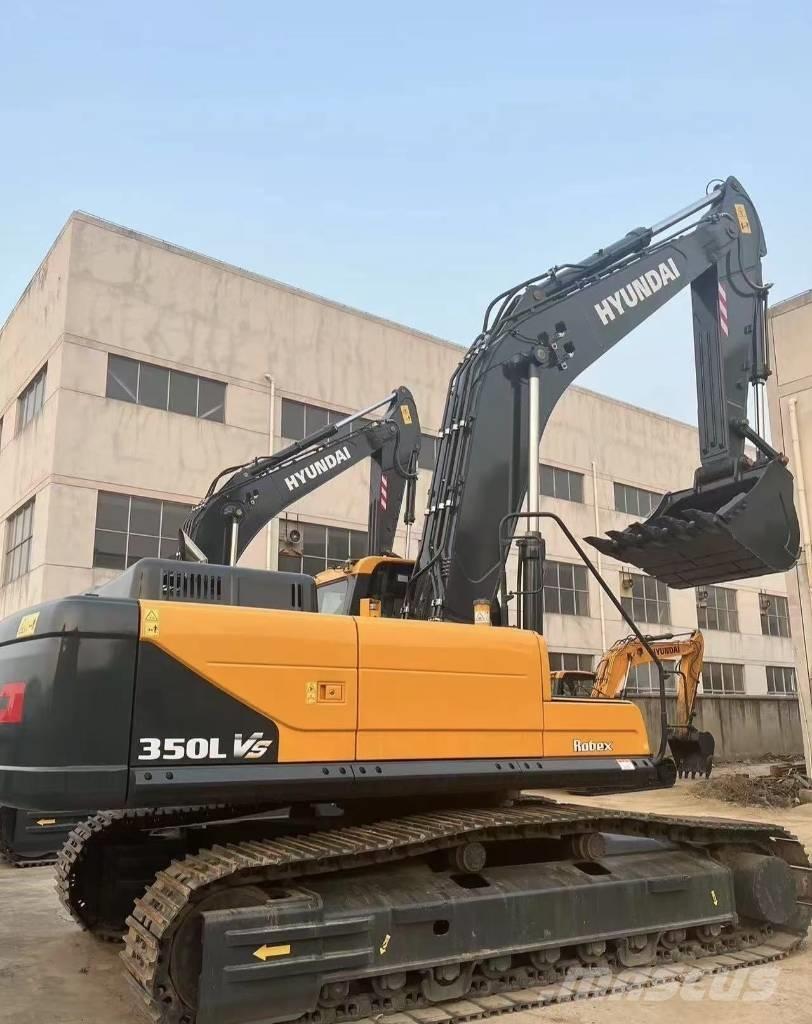 Hyundai 350 L VS Rupsgraafmachines