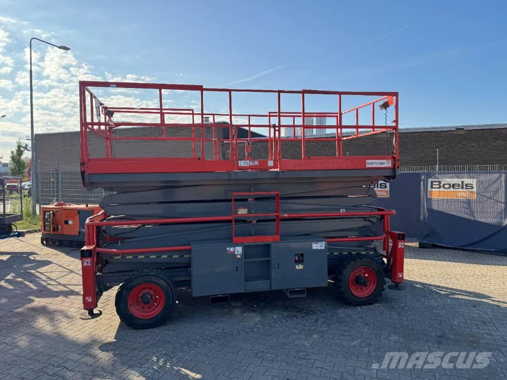 SkyJack 9250RT Schaarhoogwerkers
