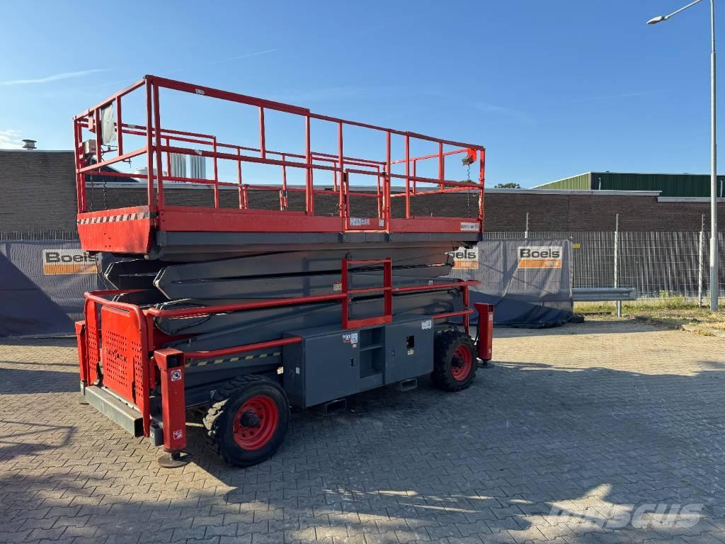 SkyJack 9250RT Schaarhoogwerkers