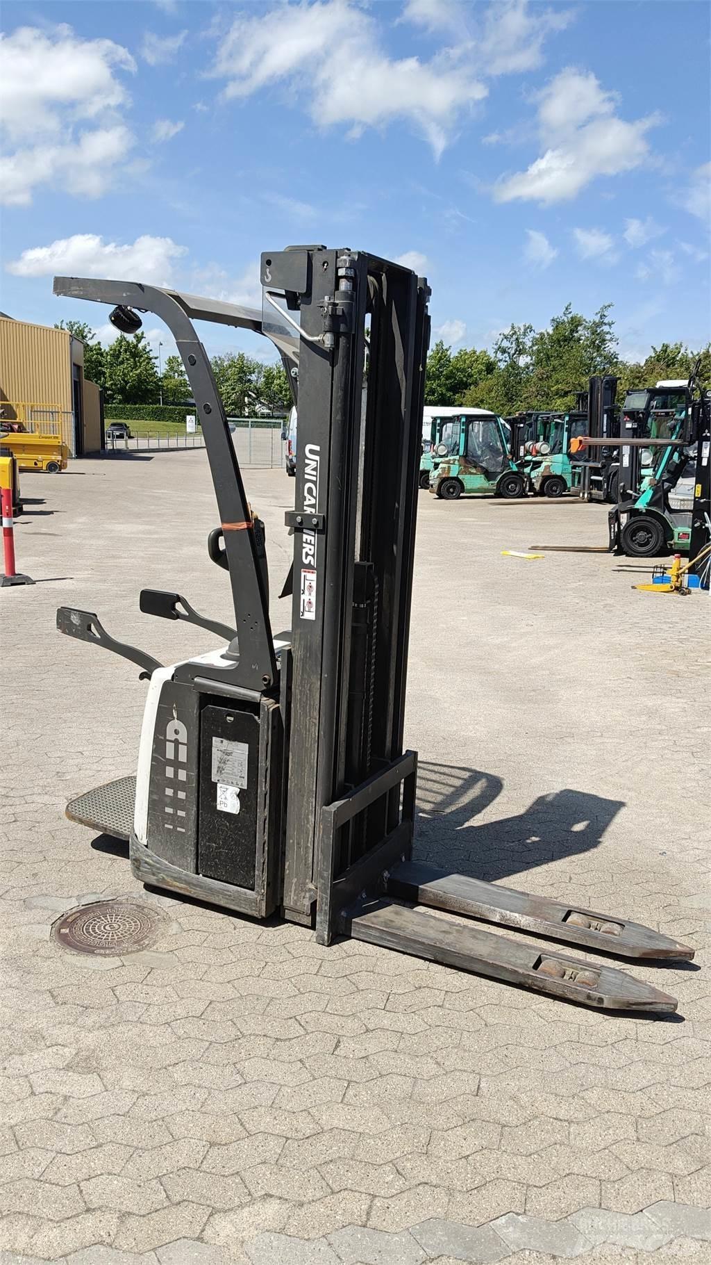 Atlet PSP160 Pallettruck met meerij platform