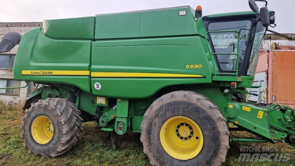 John Deere S 690 Maaidorsmachines