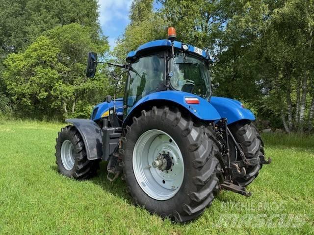 New Holland T 7030 Tractoren