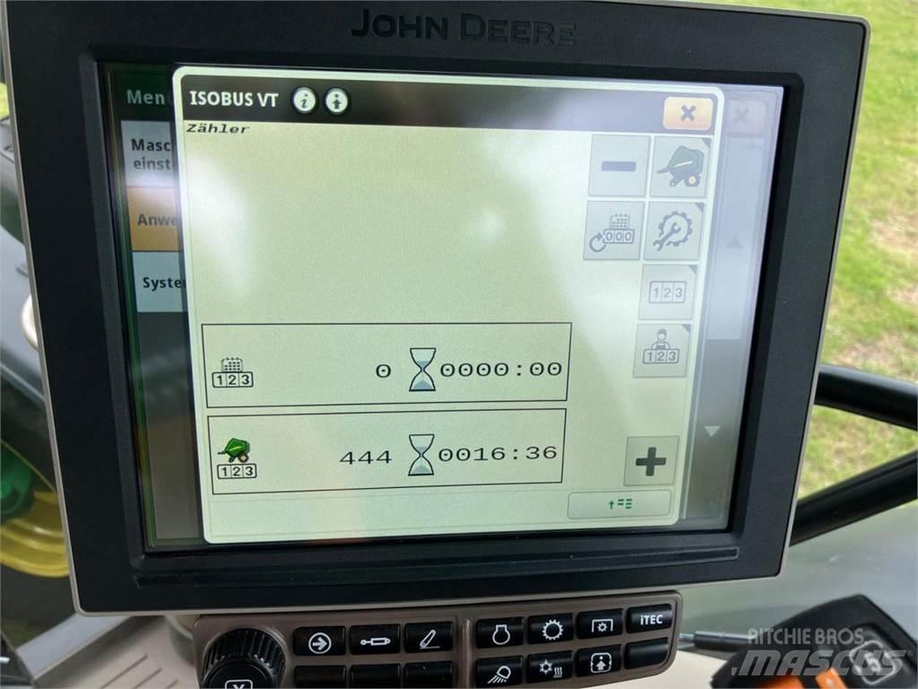 John Deere V461M Ronde-balenpersen