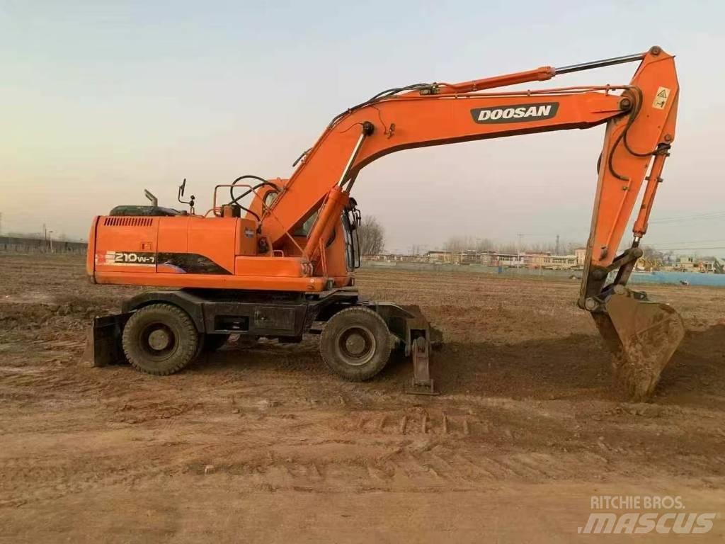 Doosan DH 210 W Wielgraafmachines