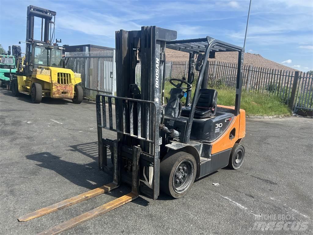 Doosan D30S-5 Diesel heftrucks