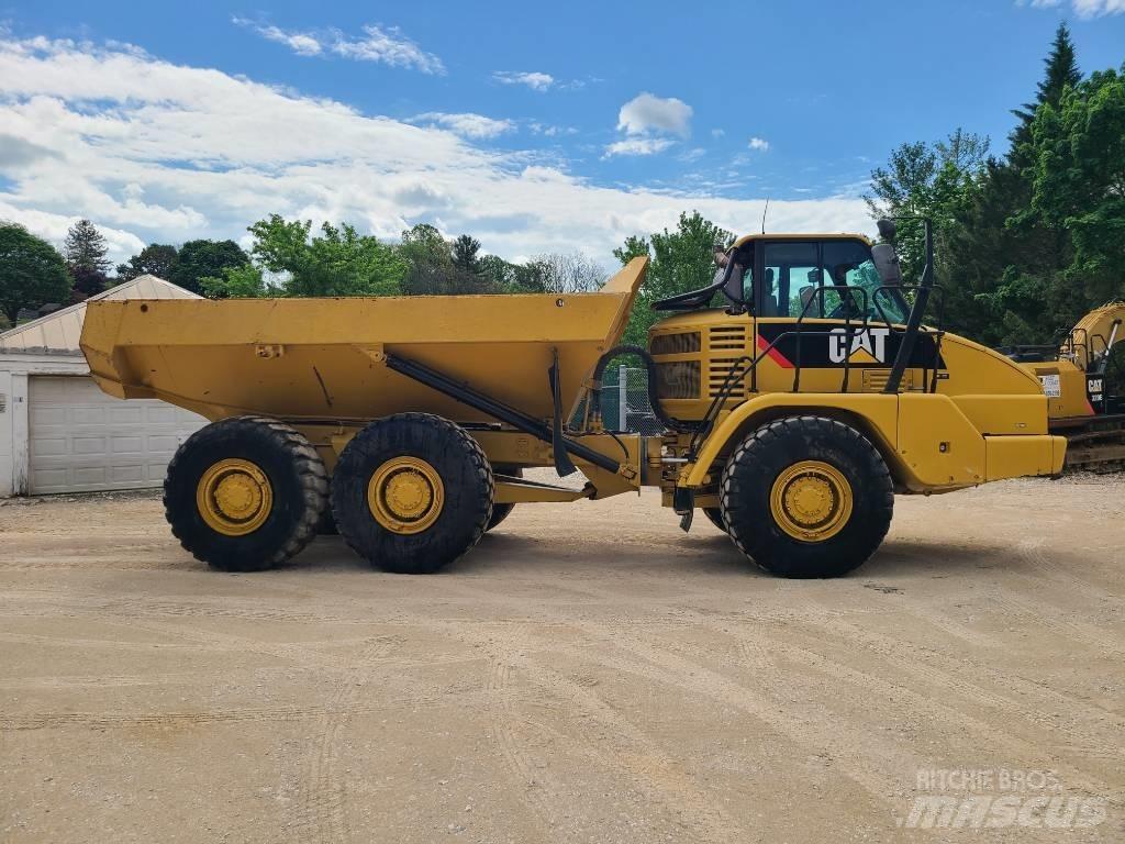 CAT 725 Knik dumptrucks