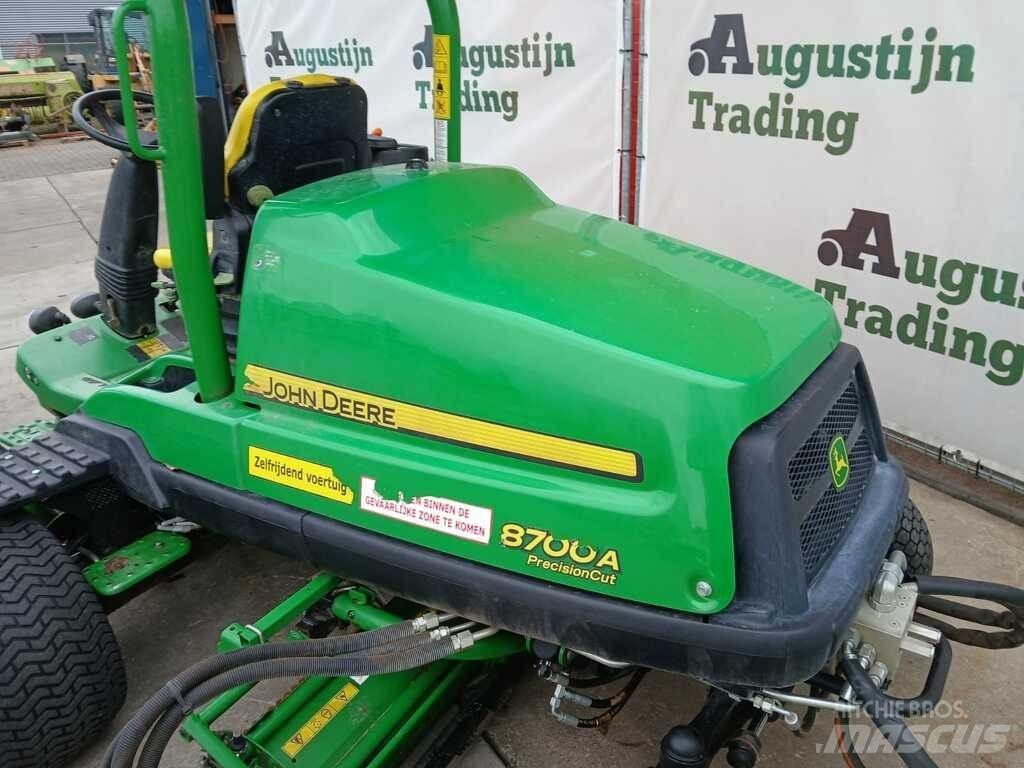 John Deere 8700 A Rijmaaiers