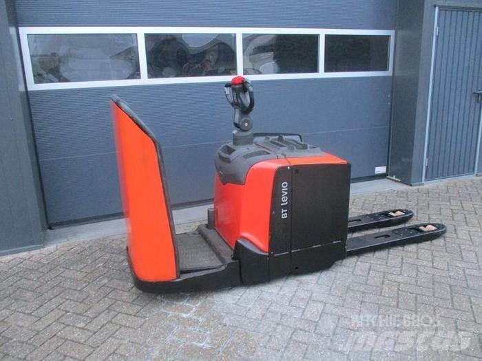 Toyota LPE 250 Pallettruck met meerij platform